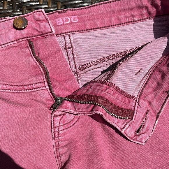 BDG BURGUNDY HIGH WAIST DENIM SHORTS 26W - Picture 8 of 10